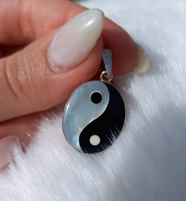 Yin y yang macizo (nacar y onix)