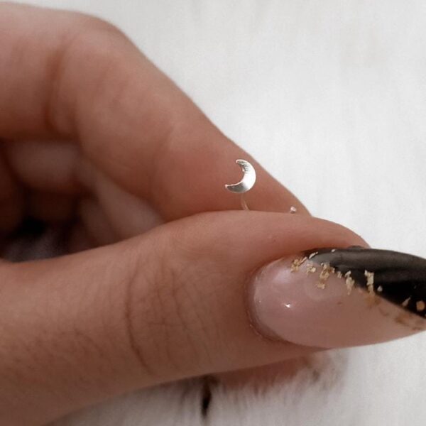 Piercing de plata nariz con forma de luna