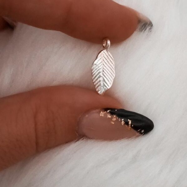 Dije de plata hoja