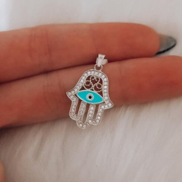 Dije de plata con micropiedras Mano de Fatima