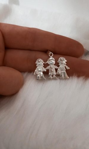 Niñas y niño triple