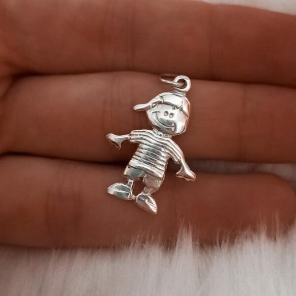 Dije de plata Niño clasico