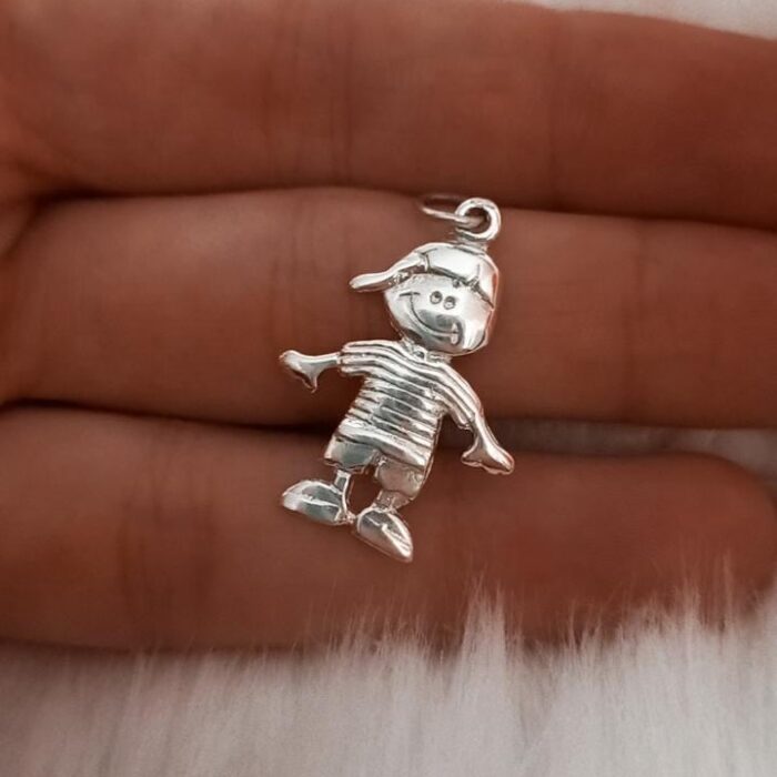 Dije de plata Niño clasico