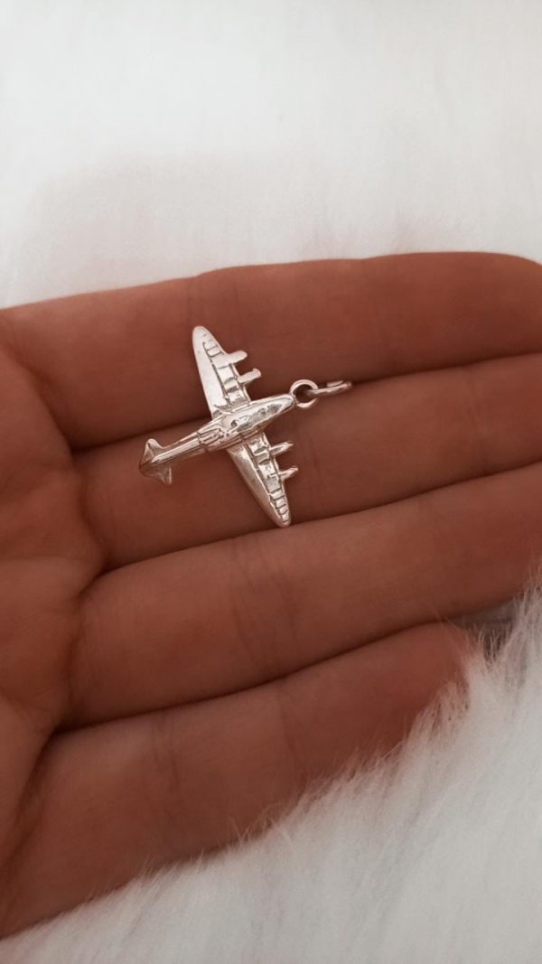 Avion militar