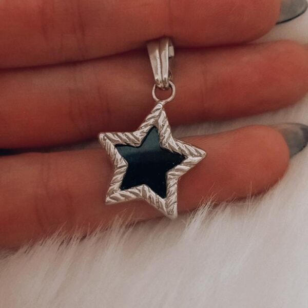 Dije de plata y onix Estrella