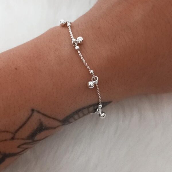 Pulsera de plata clásica bolitas con bolitas colgantes