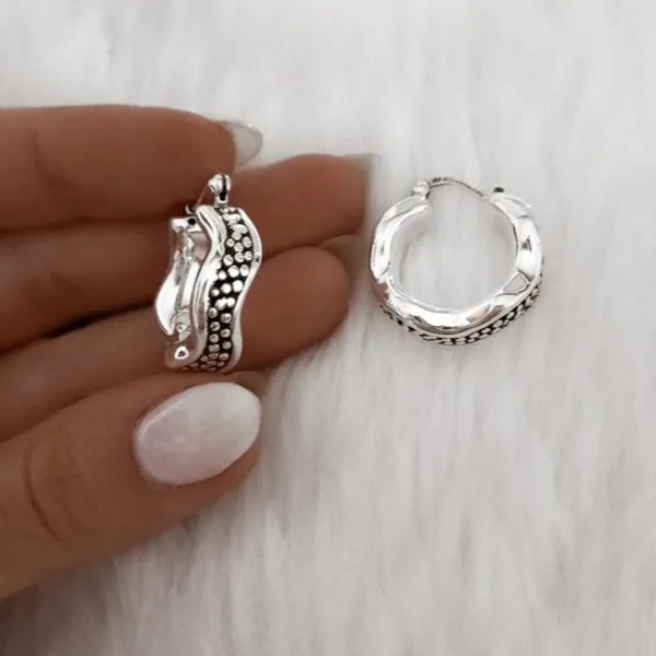 Aros de plata inflada argollas onduladas