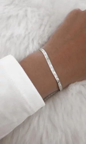 Pulsera chata