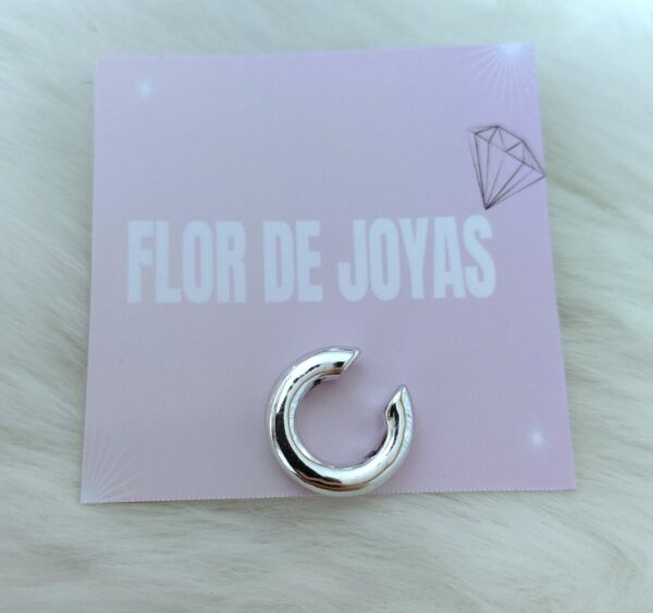 Ear cuff