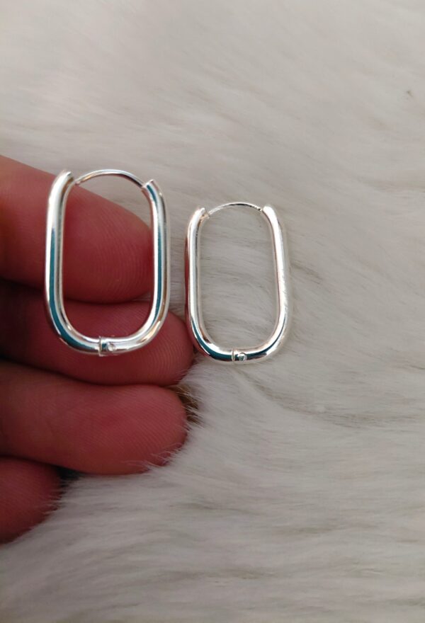 Oval