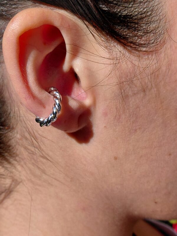 Ear cuff