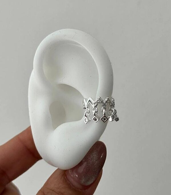 Aros cuff con piedras (acero blanco)