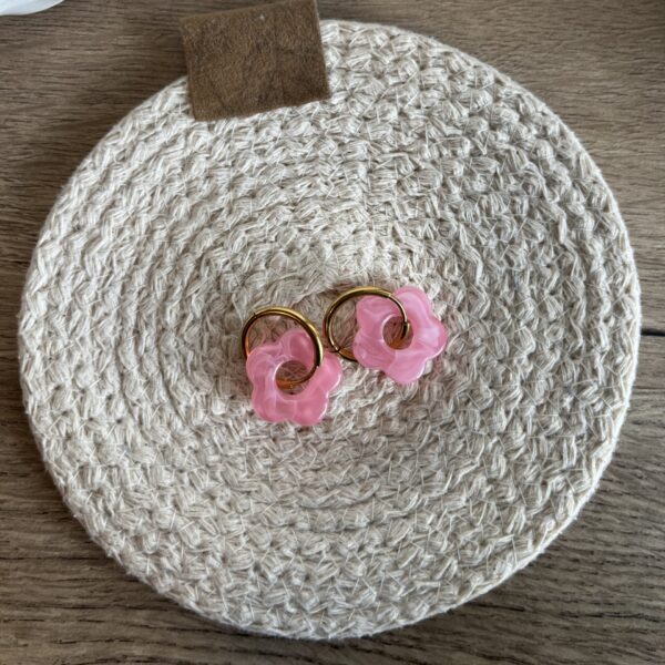 argollas acero dorado con dije rosa de flor desmontable