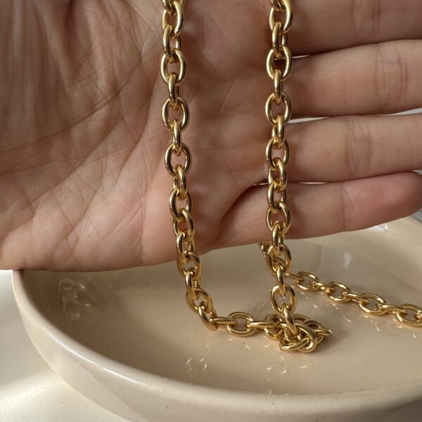 cadena guesa acero dorado