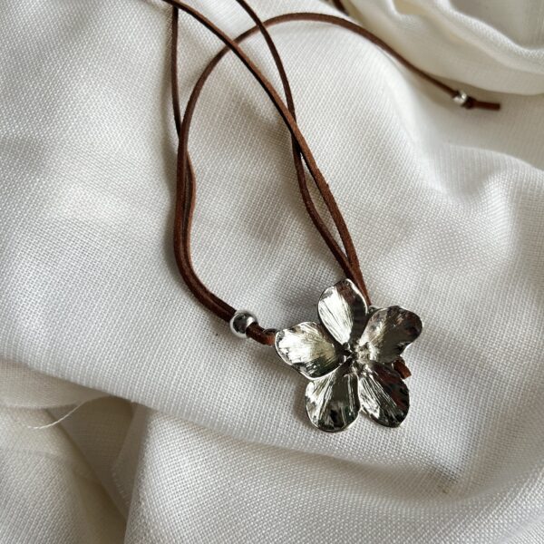 choker chocolate